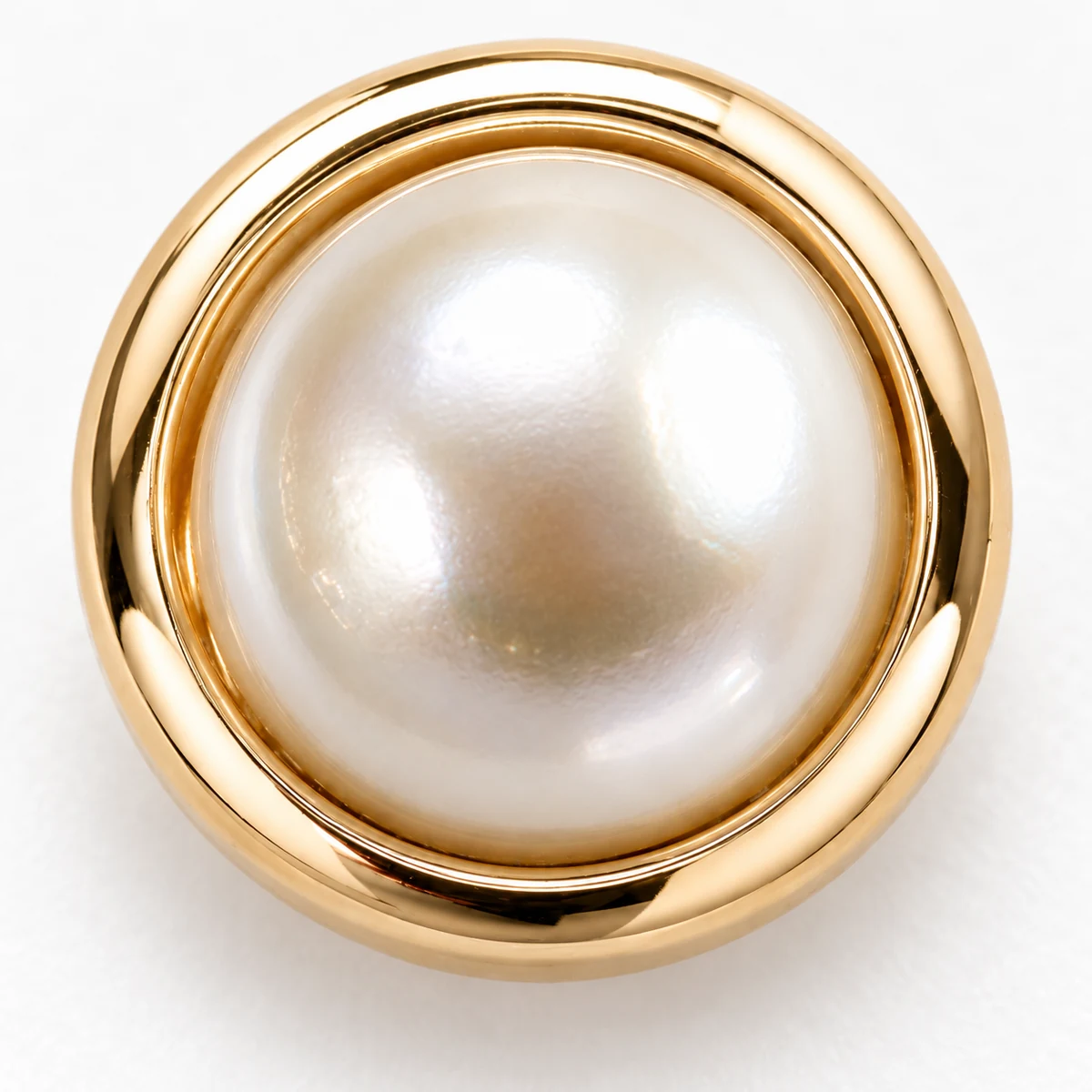 Pearl-inset Shank Button thumbnail 4