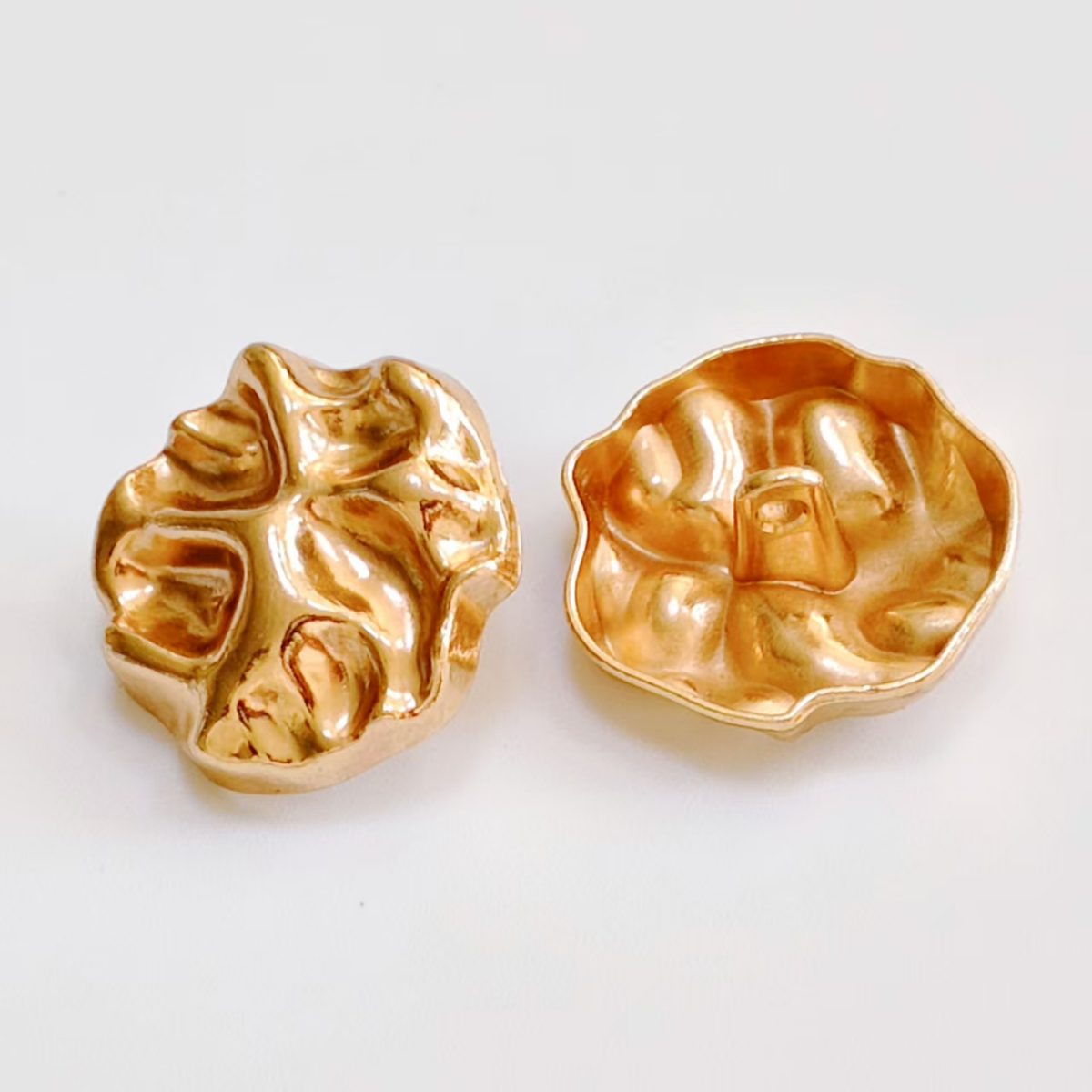 Zinc Alloy Shank Button (Ref. 82880) hardware product image
