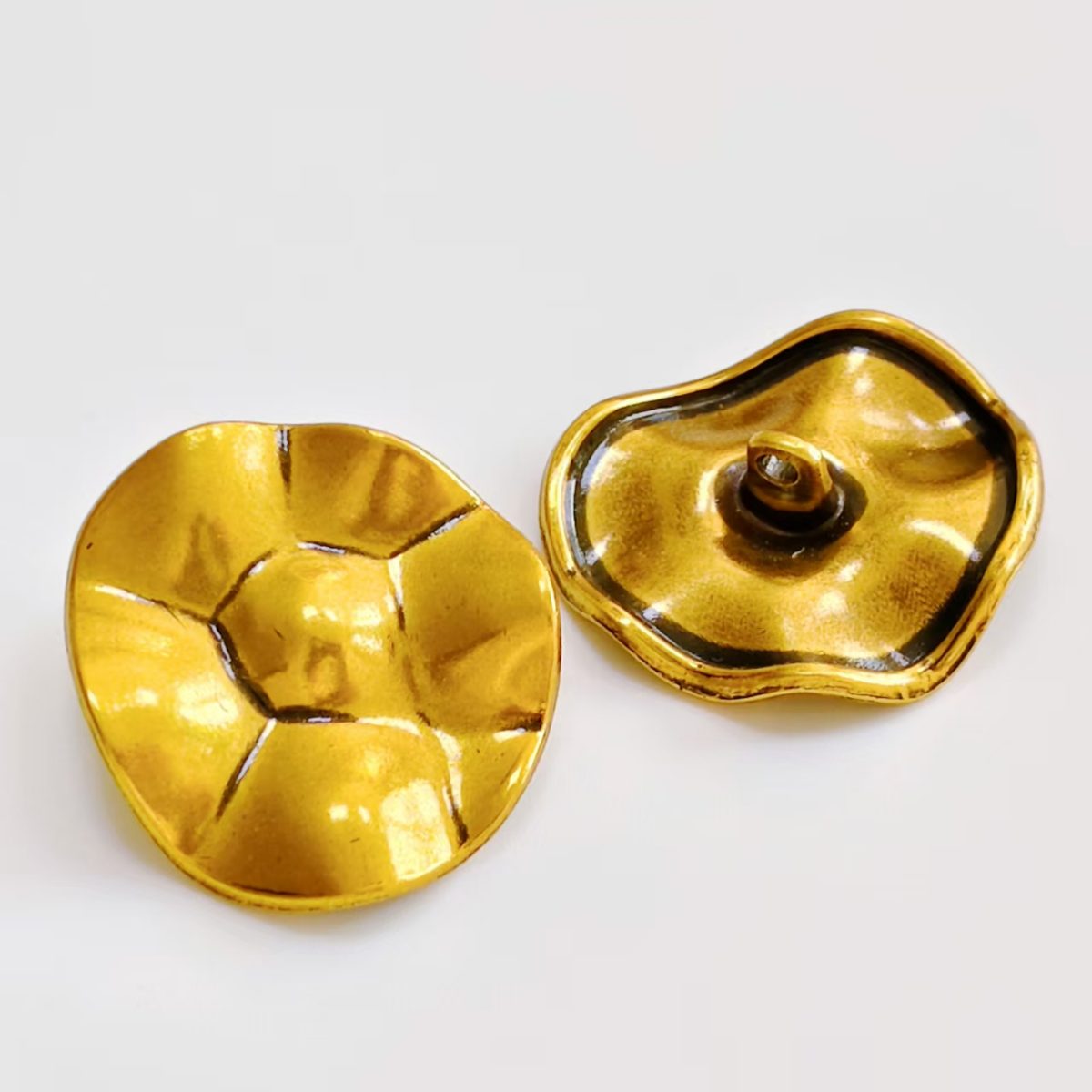 Zinc Alloy Shank Button (Ref. 91653) hardware product image